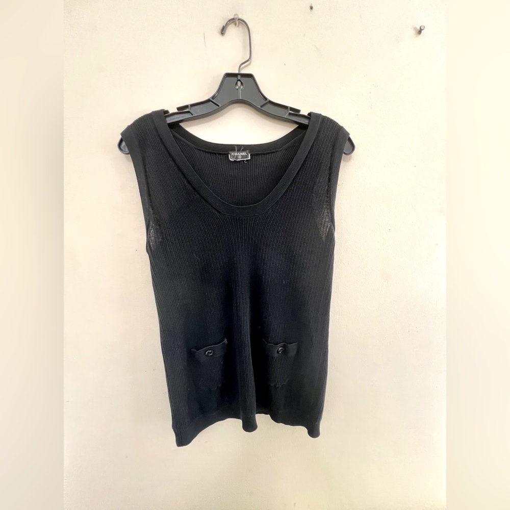 CHANEL Black sleeveless sweater Top Elegant and Timeless